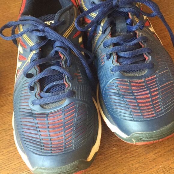 ASICS volleyball shoes size 7.5 - Picture 4 of 10